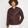 mejor venta 🎁 Brave Soul OSLOPKC - Chaquetas Bomber - Burgundy, Hombre 👏