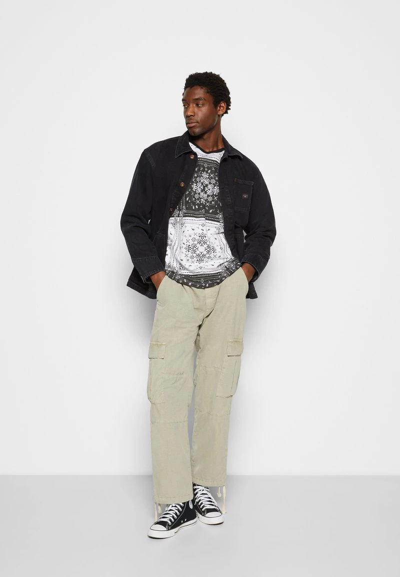 Presupuesto 🎁 Brave Soul RUTLAND - Camiseta Estampada - Black/white, Hombre 👏 - Imagen 2